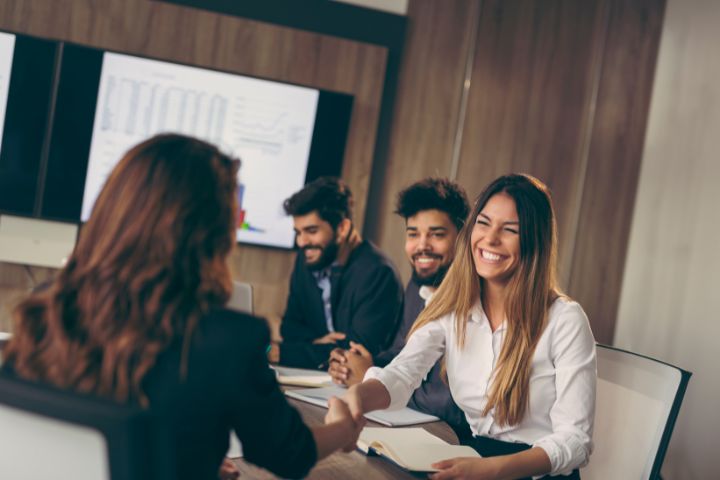 “Introducción Práctica a la Entrevista Motivacional (EM) en Contextos Profesionales”